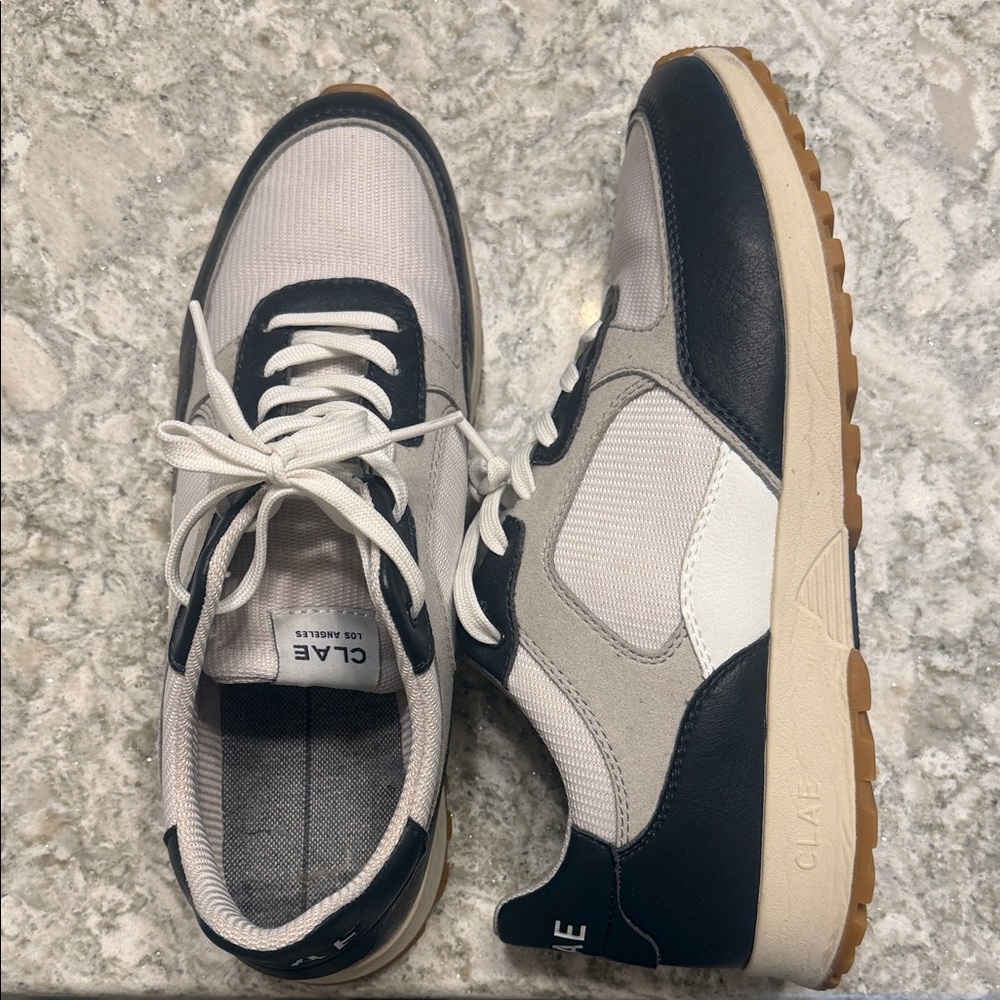 Clae Men's Navy and Cream Sneakers